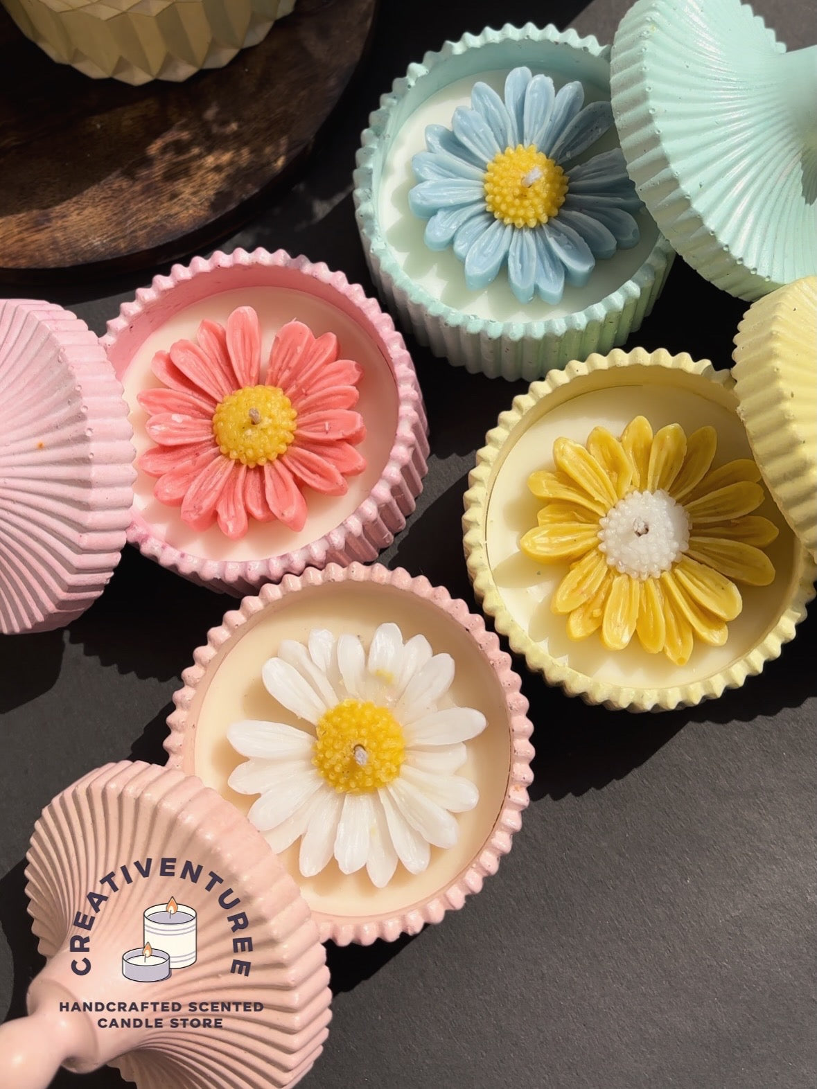 Daisy Bloom Trinket Candle