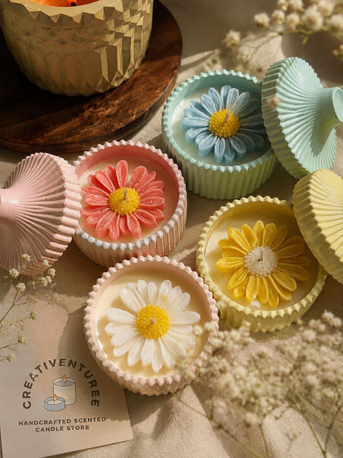 Daisy Bloom Trinket Candle
