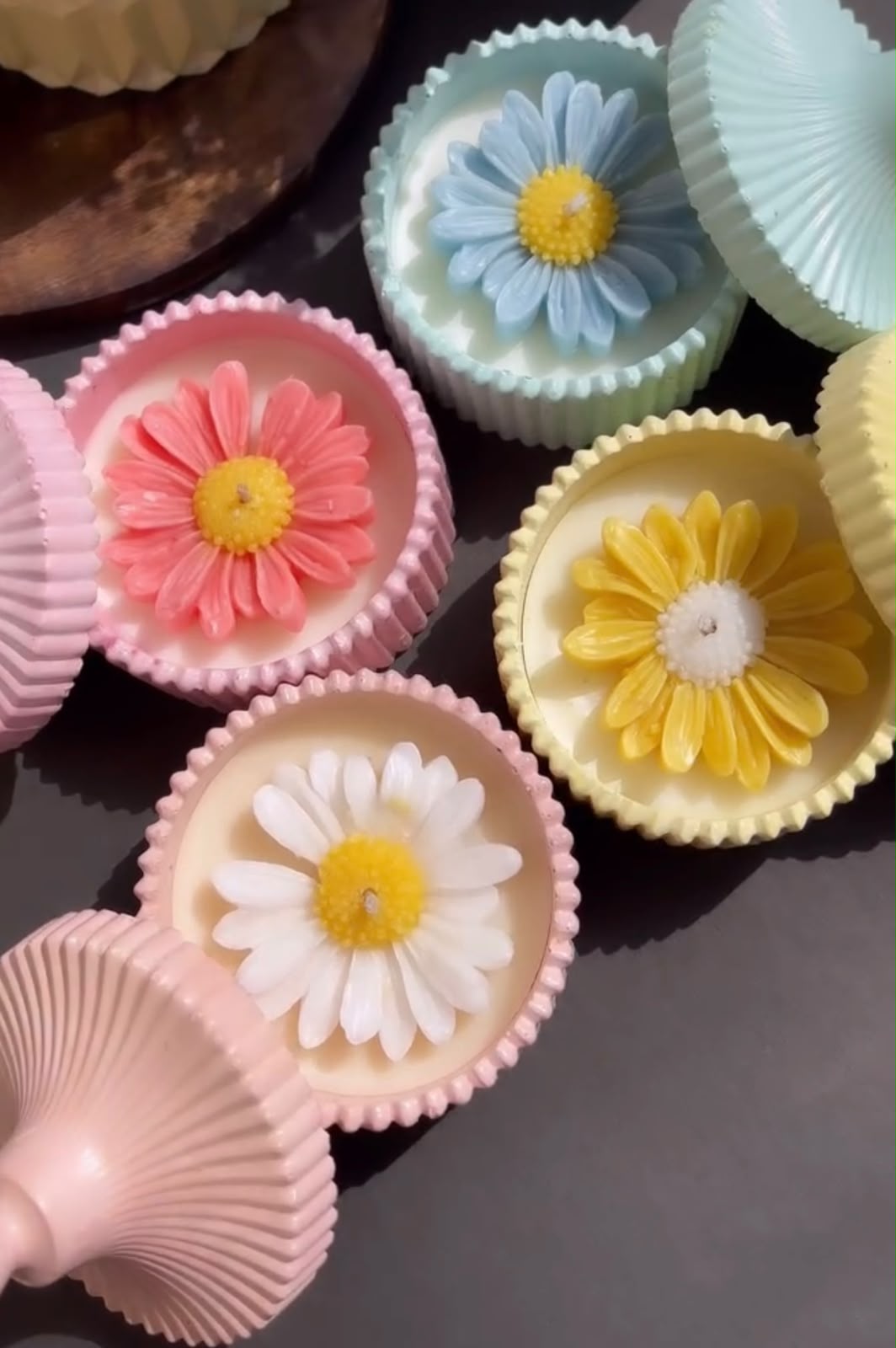 Daisy Bloom Trinket Candle